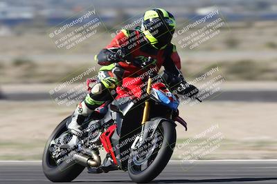 media/Jan-15-2026-Racers Edge (Thu) [[dfebeb70ab]]/3-B Group/Session 2 (Turn 11)/